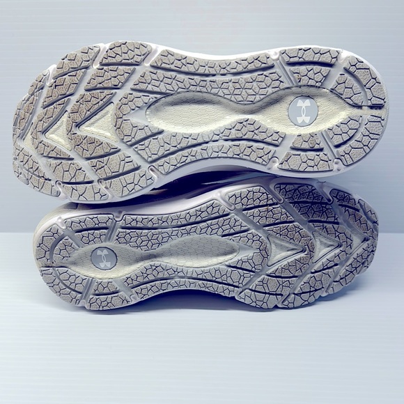 Under Armour | Women’s HOVR | size 8 - Picture 4 of 4